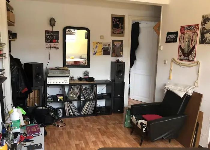 Cozy Flat Sous Les Toits De Saint Gilles Apartment Mellet